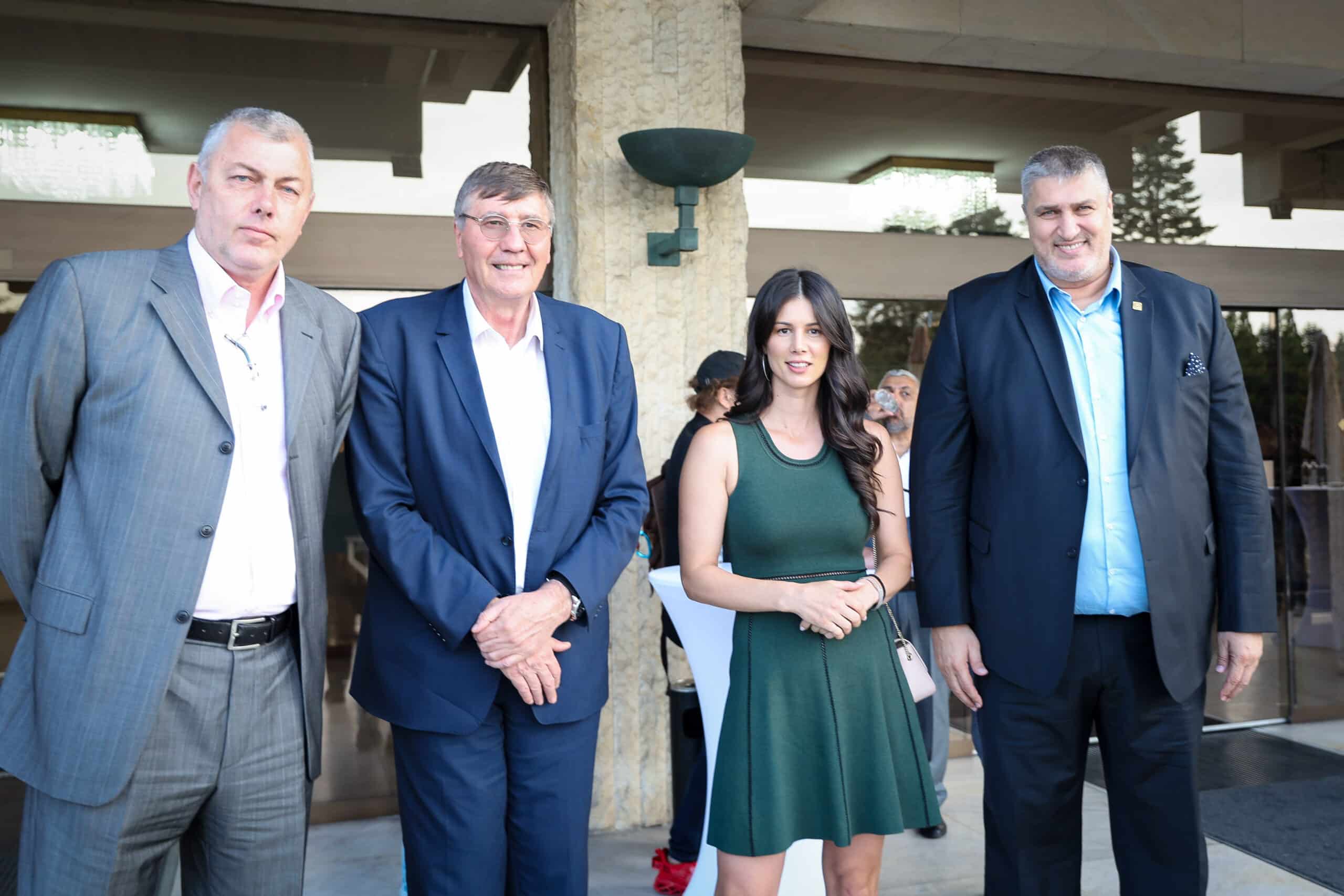 Взаимодействието между държавата бизнеса федерациите и клубовете е важно за