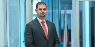 Илия Караниколов