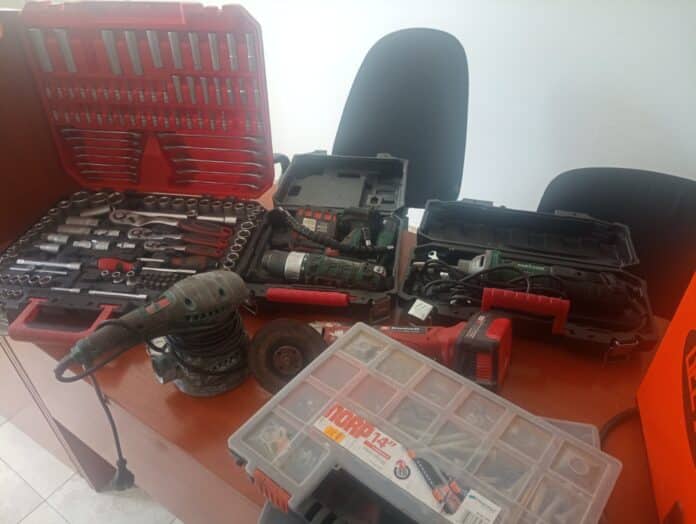 Инструменти