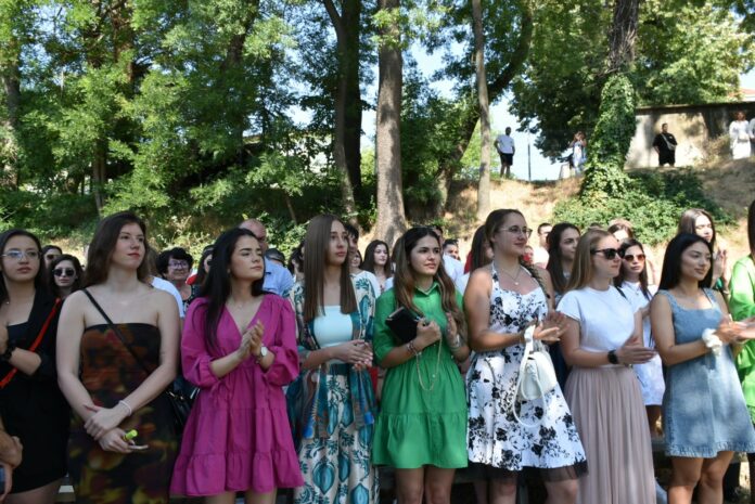 Изпращане на Випуск 2024