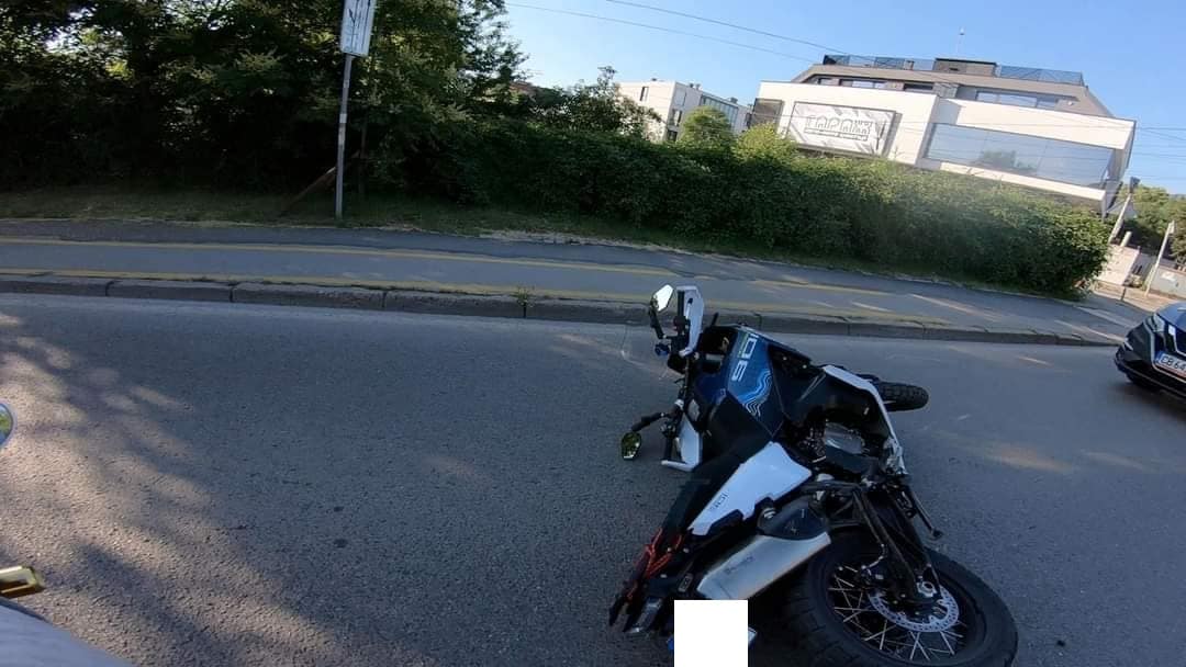 Катастрофа с моторист е възникнала в София съобщиха водачи във