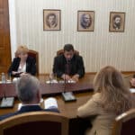 Консултациите