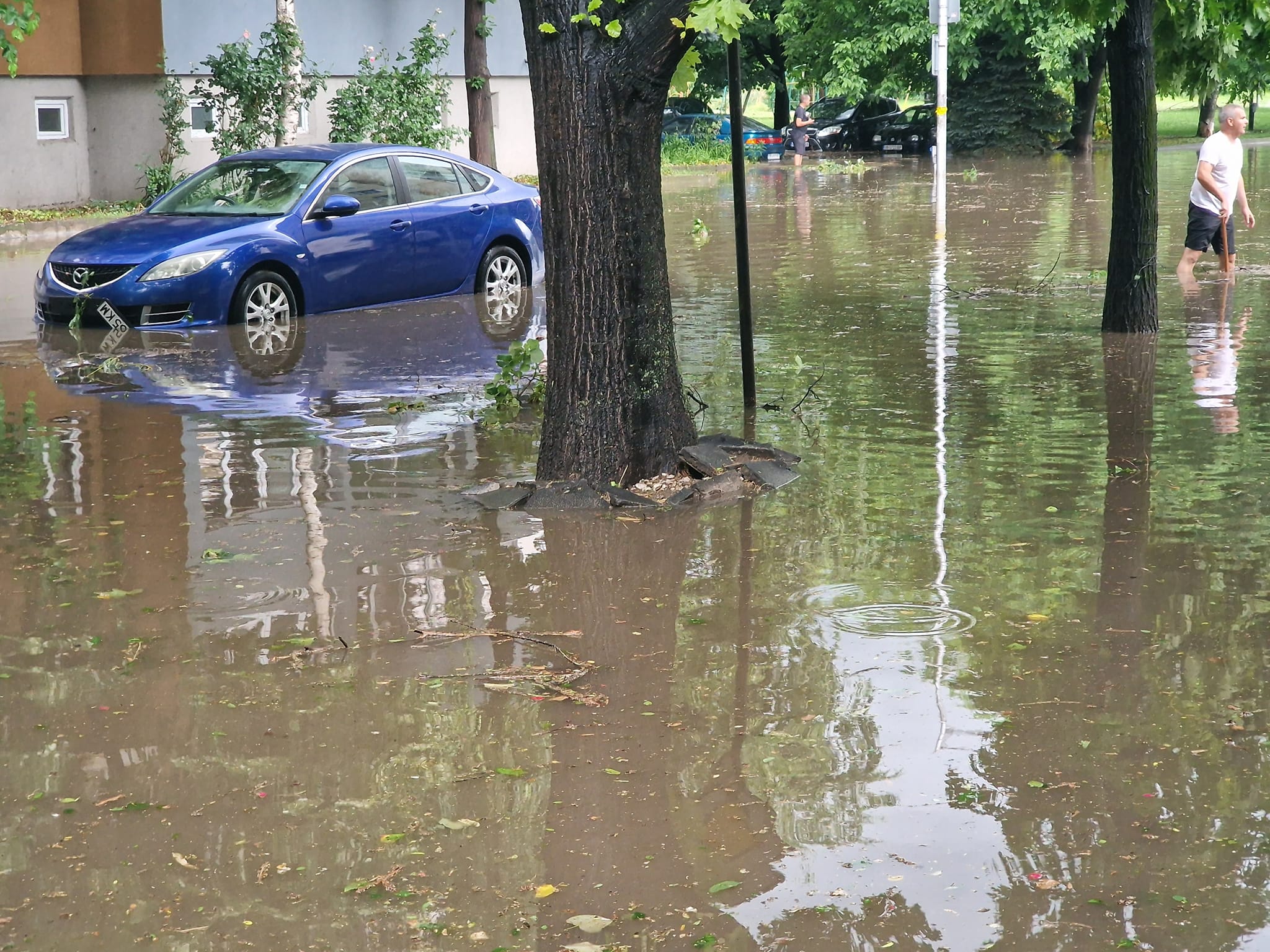 След поройния дъжд който удари Ловеч жителите на града споделиха