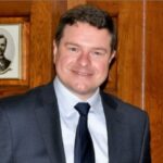 Н. Пр. д-р Роб Диксън