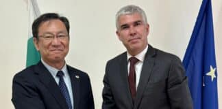 Н. Пр. Хисаши Мичигами и министър Владимир Малинов