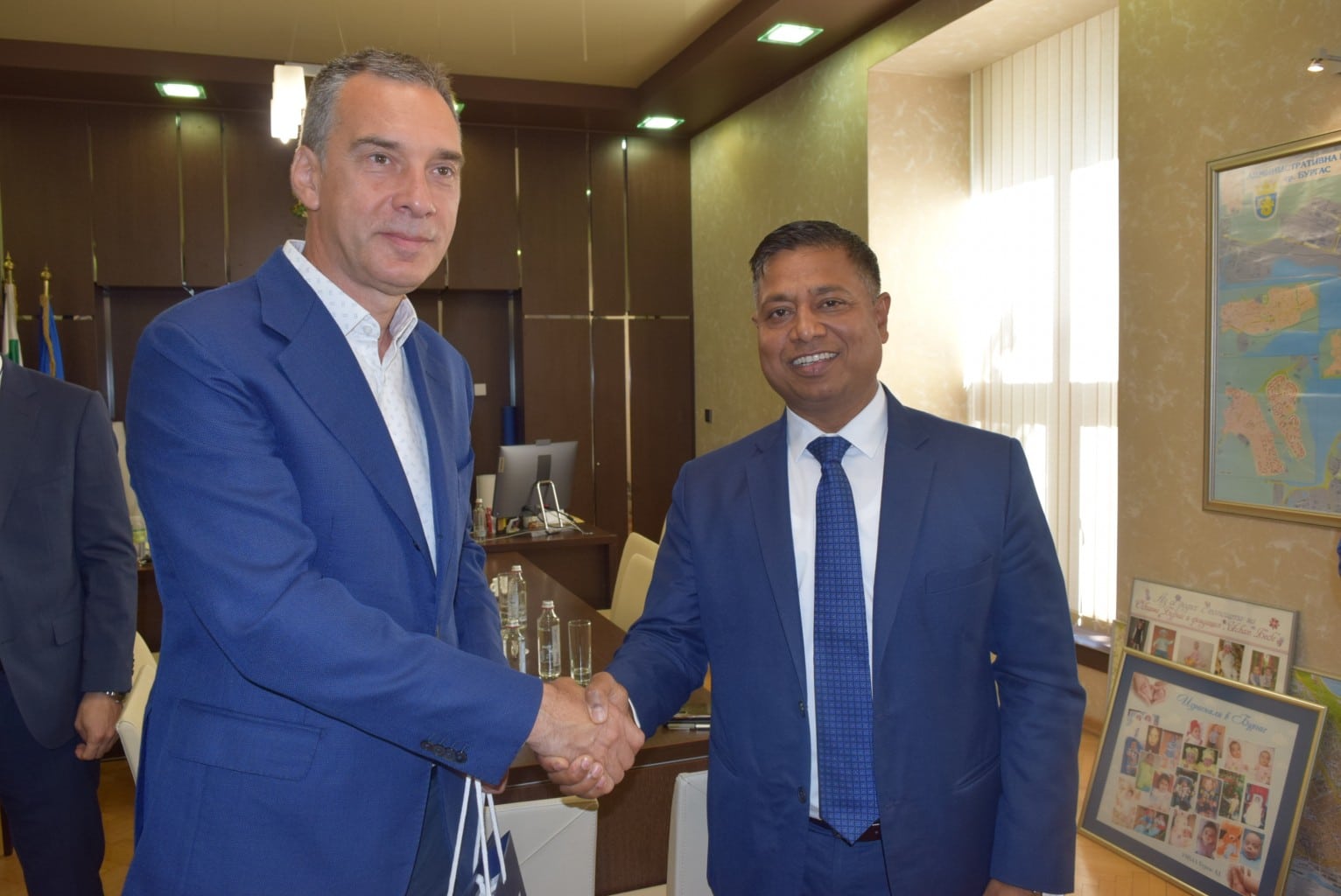 Посланикът на Индия у нас Н Пр Санджай Рана обсъди