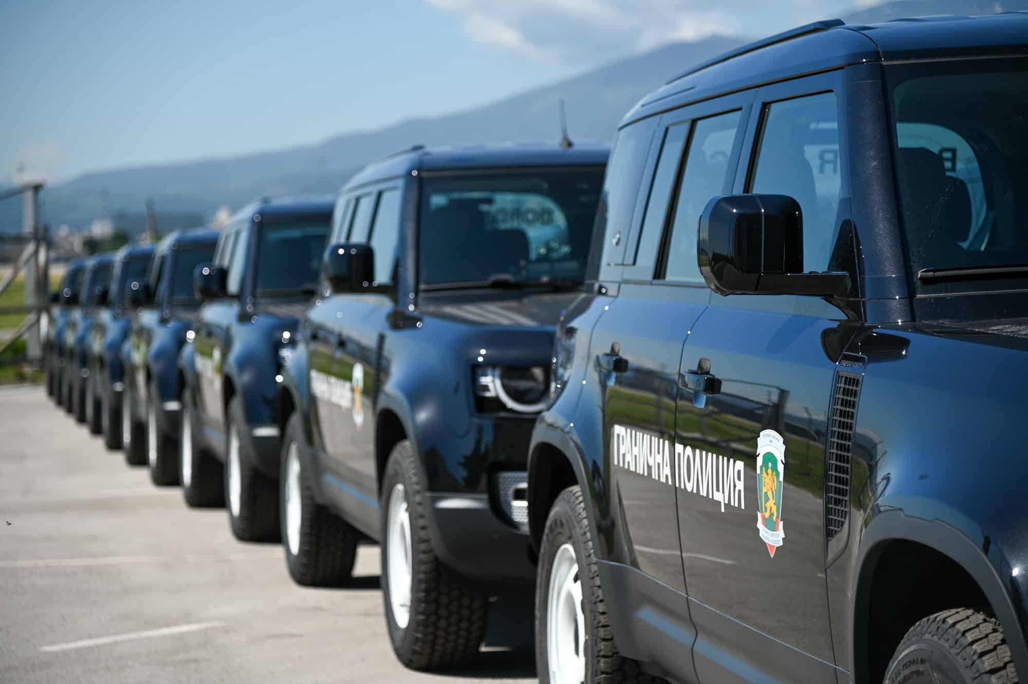 Днес министърът на вътрешните работи Калин Стоянов връчи ключовете на