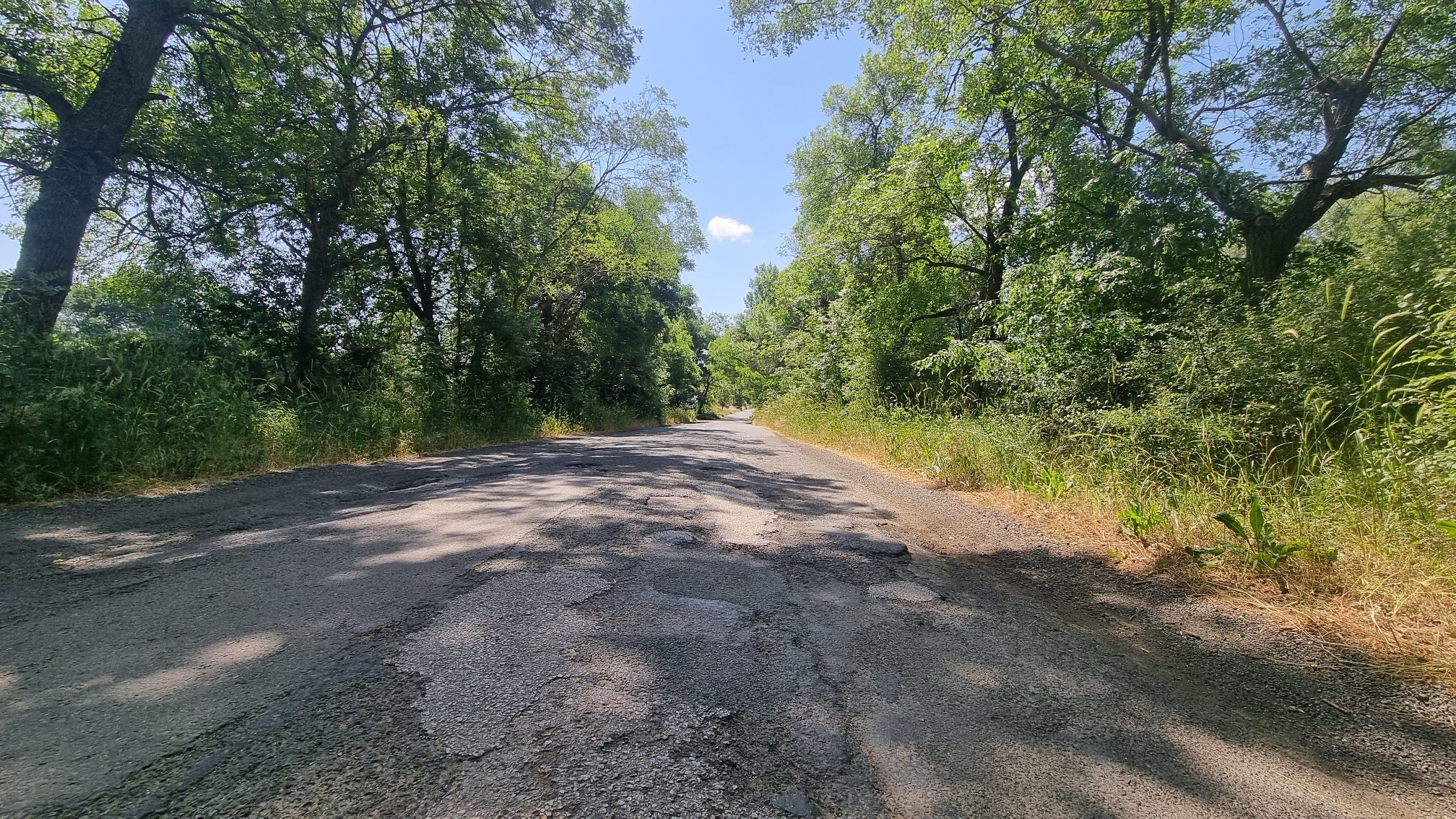 Стартира основният ремонт на 21 4 км от път III 992 Росен