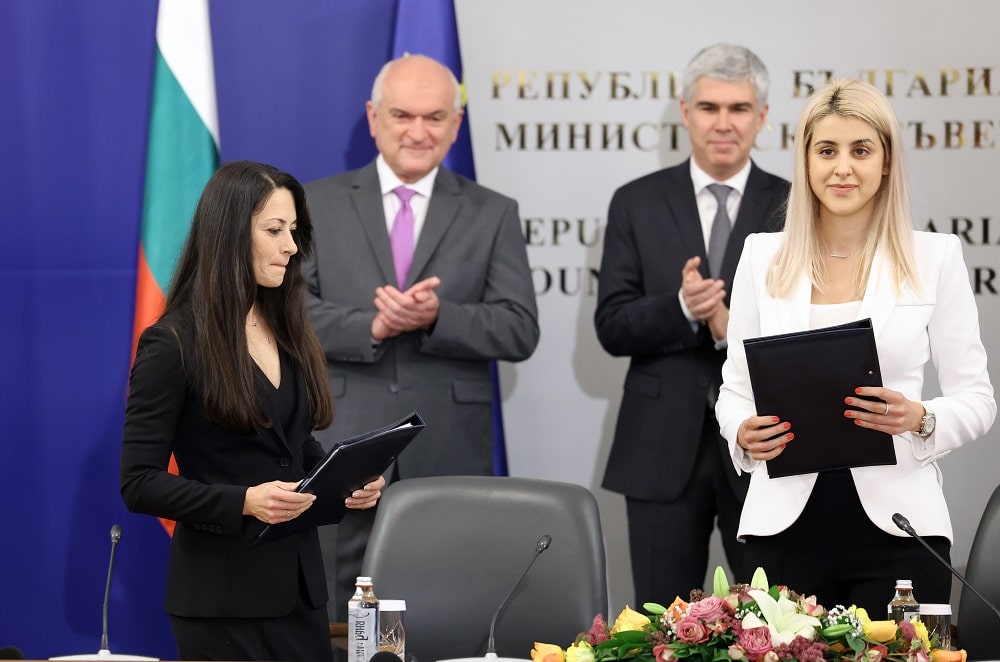 В Министерския съвет бяха подписани два основни договора за изграждане