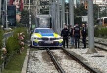 Полицейската кола