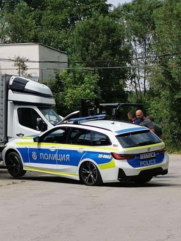 Полицейският автомобил