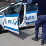 Полиция, патрулен автомобил, задържани, арестувани