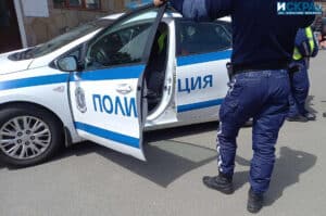  Полиция, патрулен автомобил, арестувани, задържани 