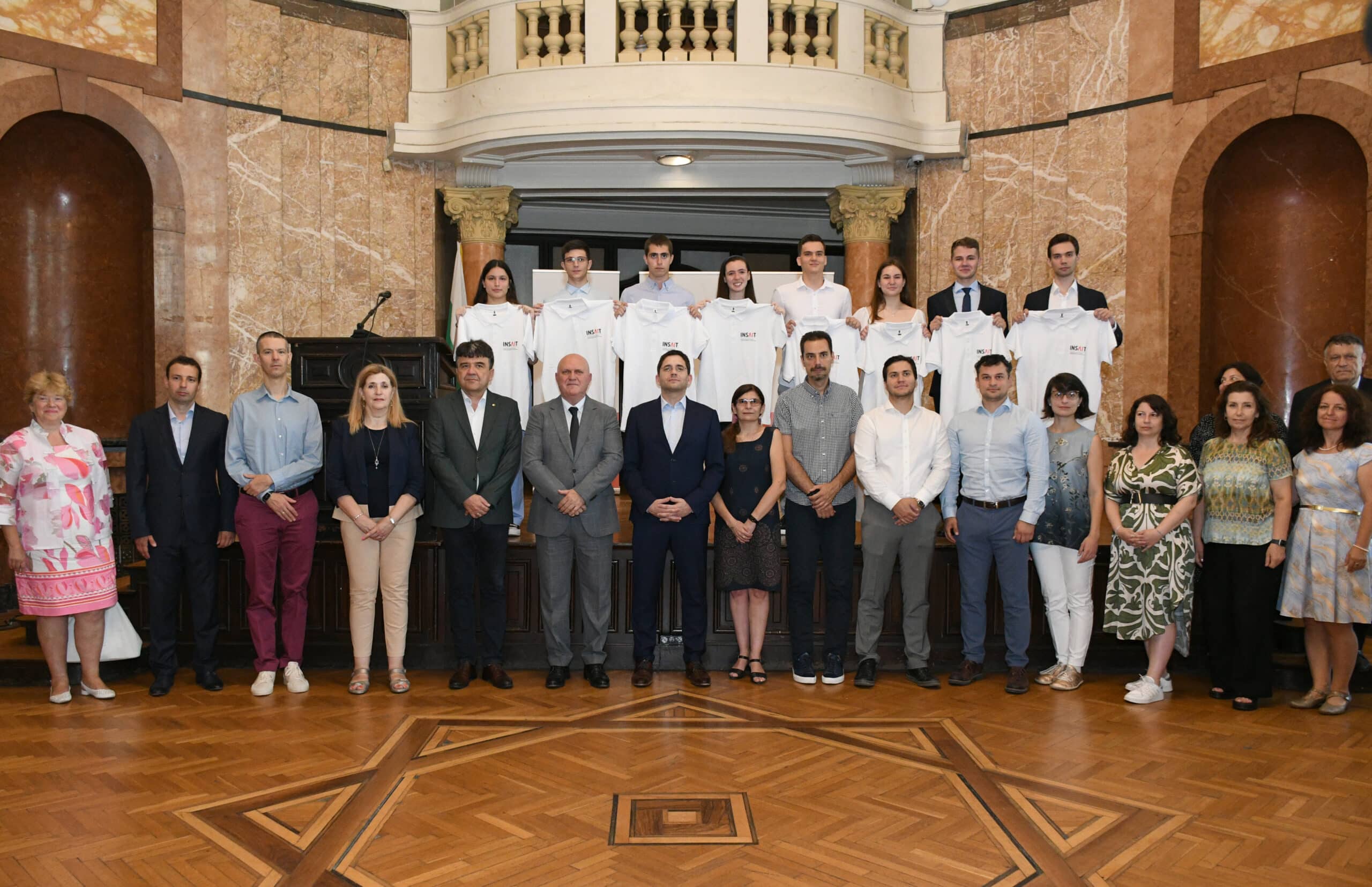 Осем възпитаници на водещите математически гимназии от страната са избрани