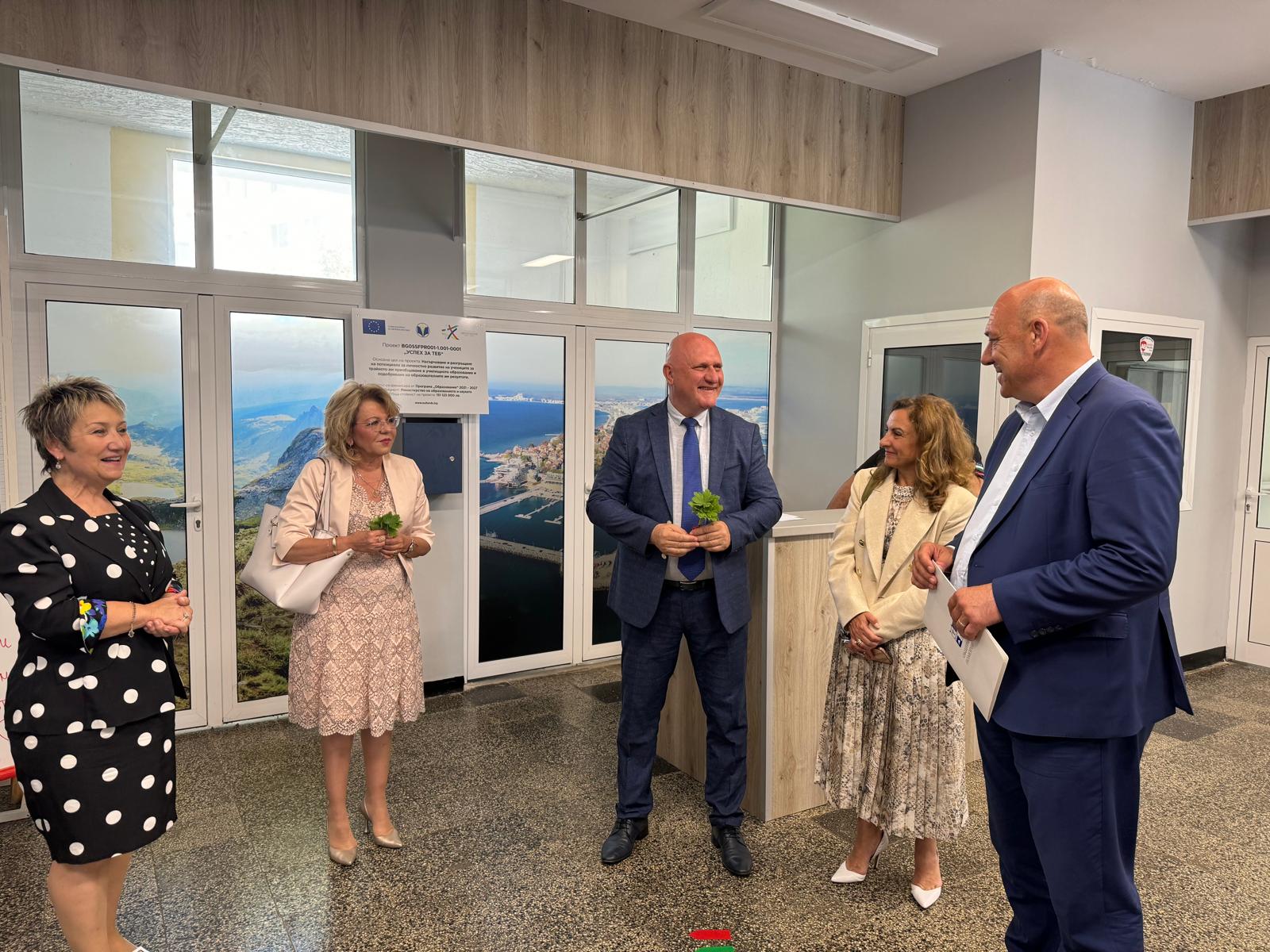 Училищата днес трябва да се стремят не просто към високи