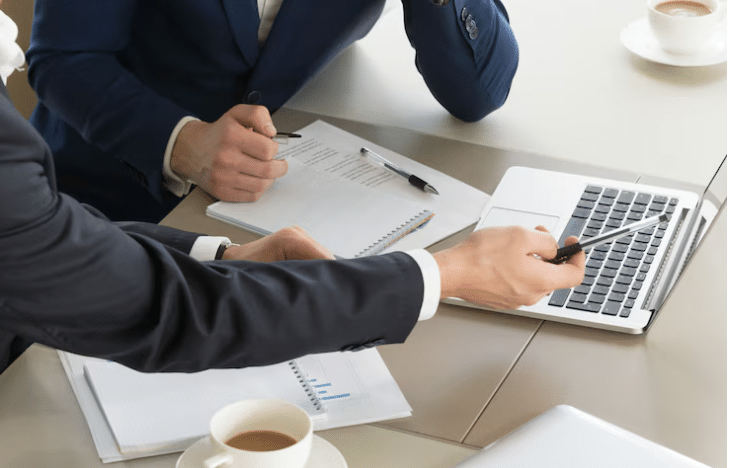 По последни данни от миналата година в българската администрация са