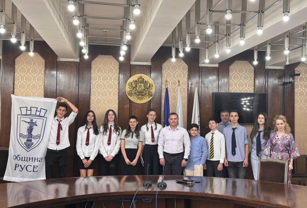 Константин Исаев Савина Илиева Калина Попова Марио Цветанов София Стоянова