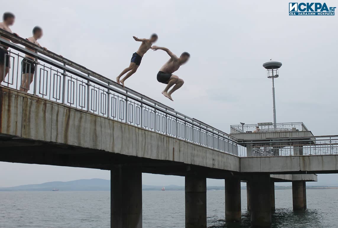 Общинските служители в Бургас нямат правомощия за контрол над скоковете