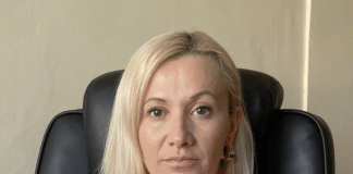 Яна Топалова