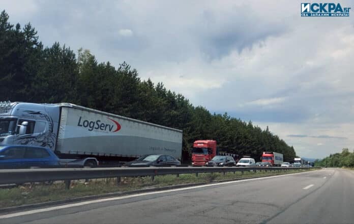 Задръстване на АМ "Тракия"