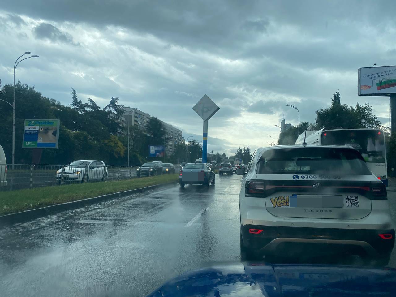 Огромни задръствания има в момента в Бургас За това ни