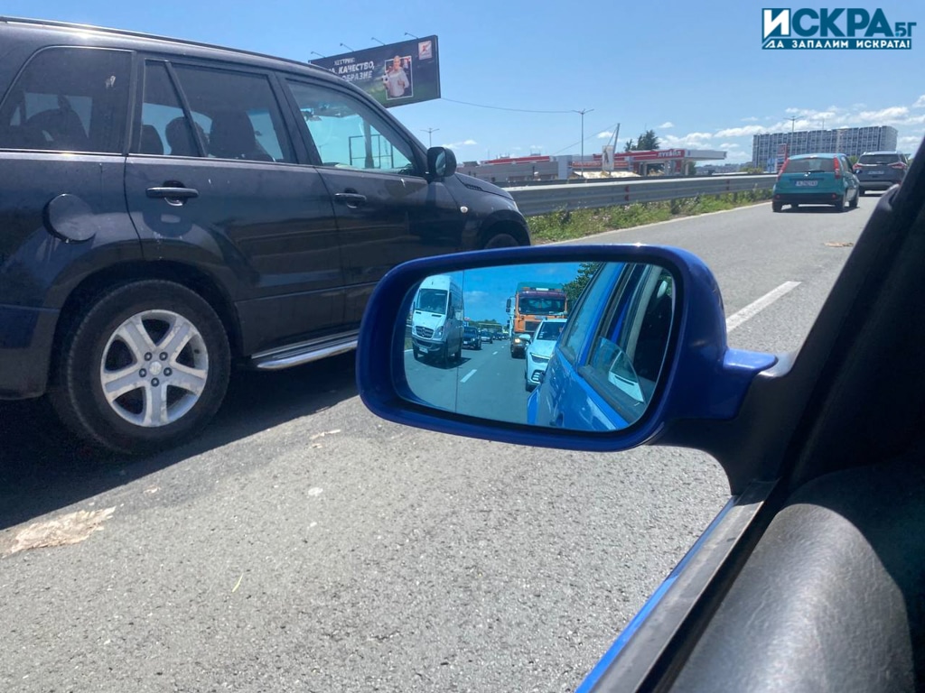 Задръстванията на входа на Бургас откъм магистрала Тракия са километрични