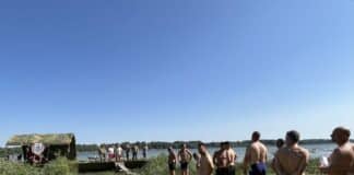 Преплуване на река Дунав, местност "Паметниците", Свищов