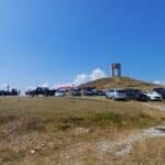 Доброволци гасят пожар на Беклемето