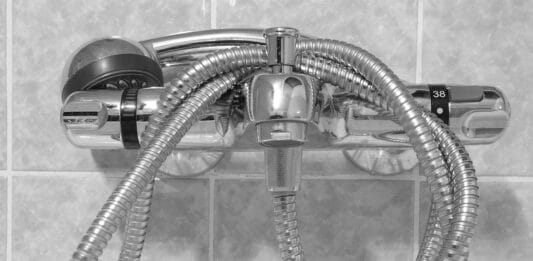 Душ слушалка, без топла вода, топлата вода