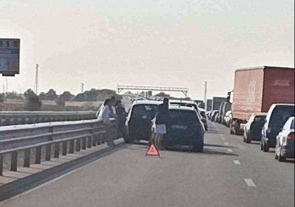 Шест автомобила са се сблъскали тази сутрин на АМ Тракия