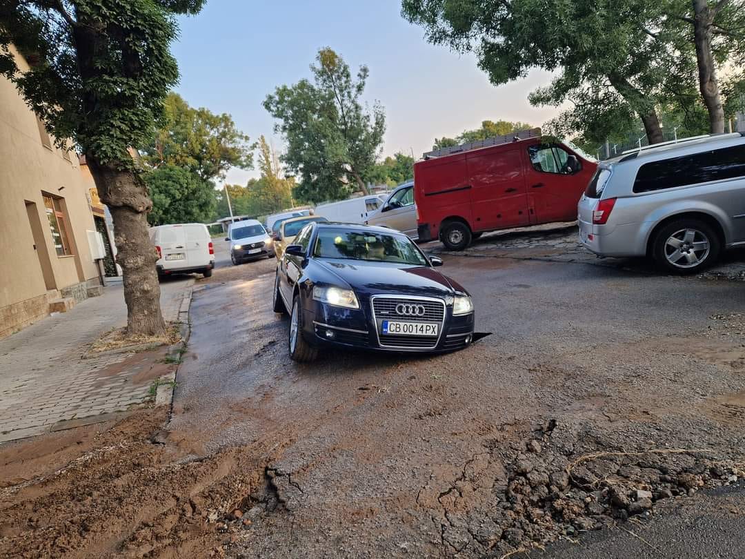 Зрелищен пътен инцидент е станал днес в столицата За него