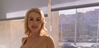 Фолкпевицата Кати