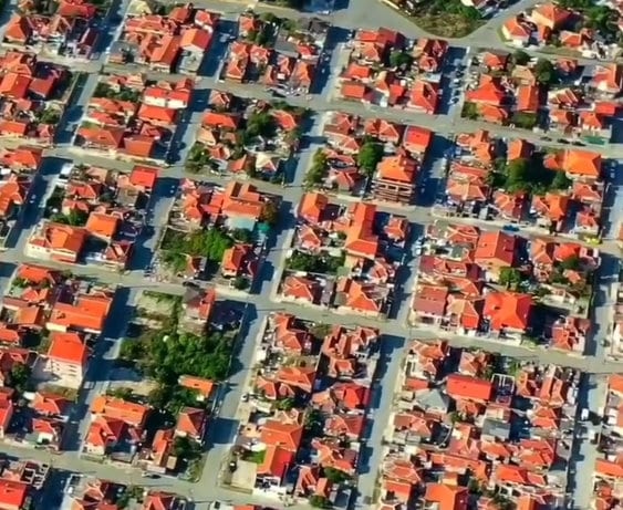 Квартал Комлука Снимка Кадър от видео
Уникални кадри от високо на