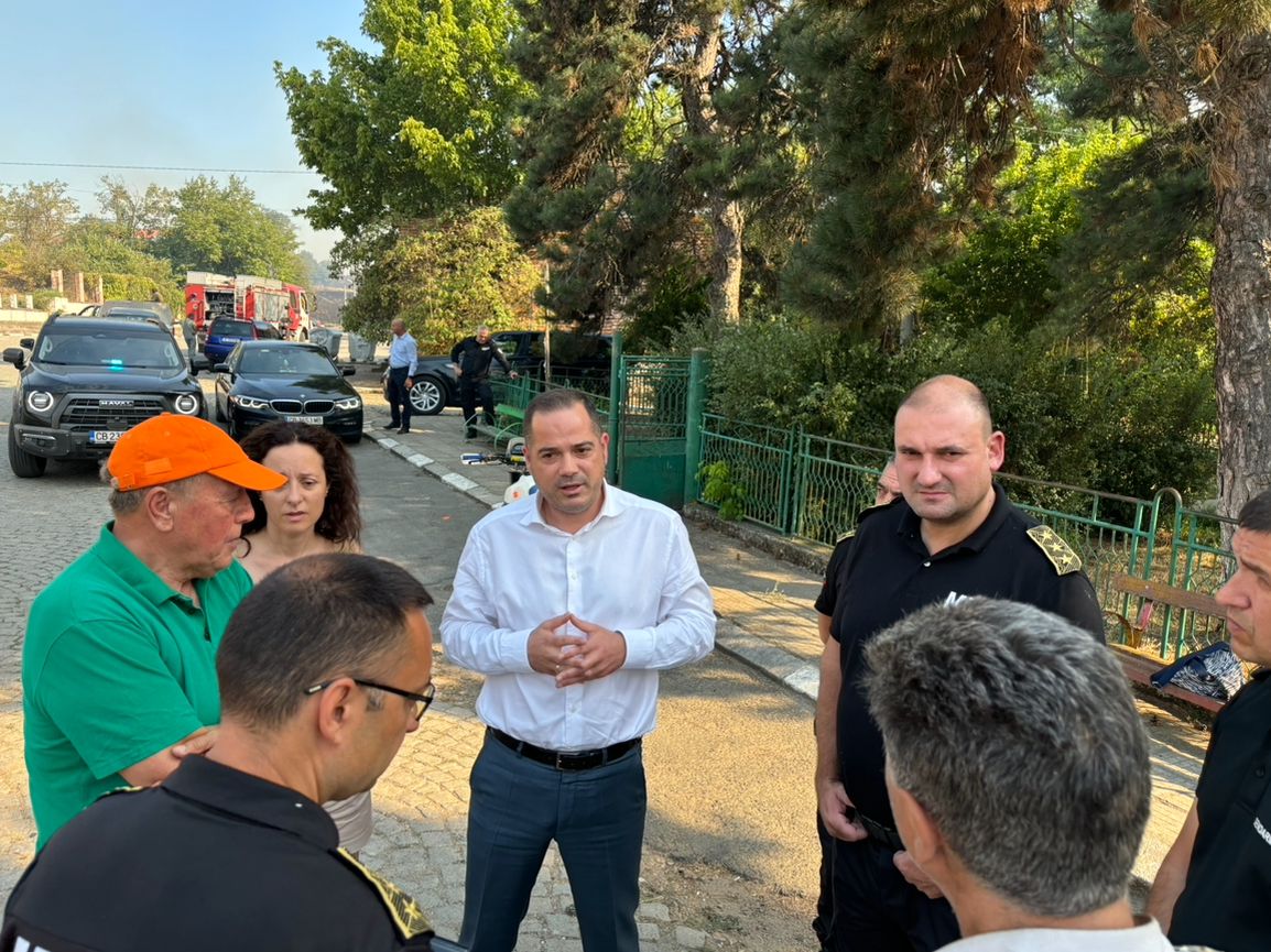 Министър Калин Стоянов се запозна на място с обстановката в