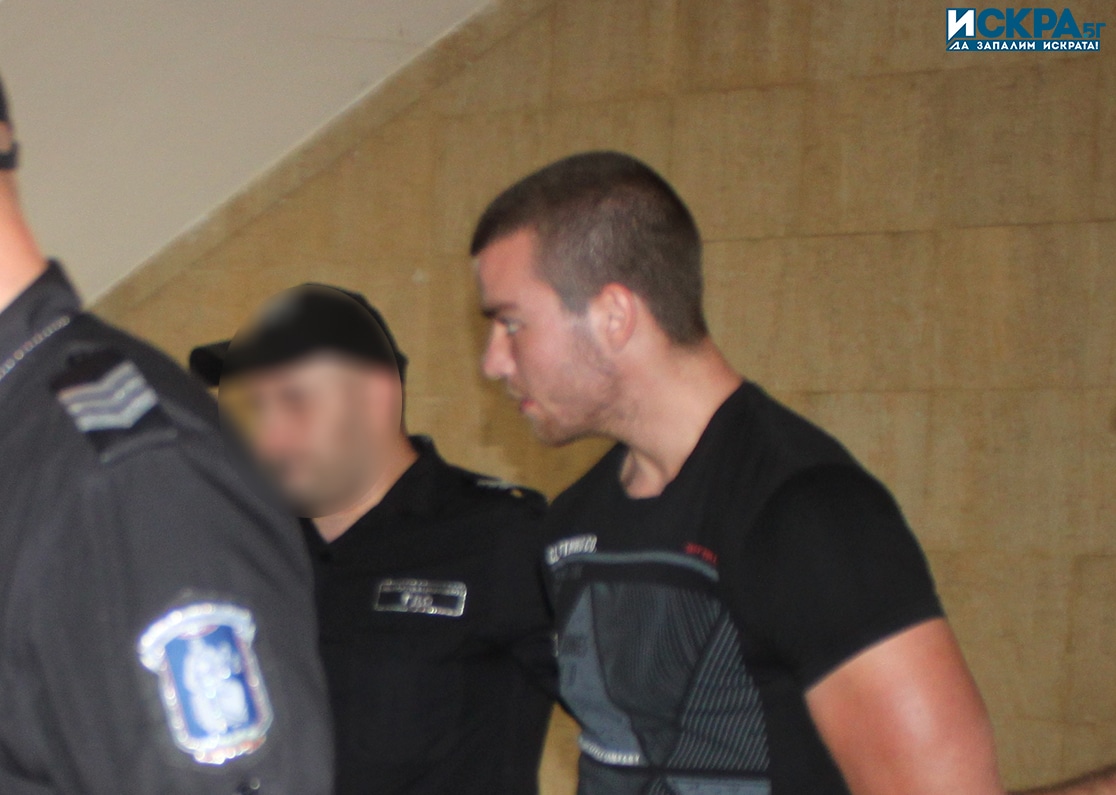 Потребител във Facebook публикува пост в защита на полицая Христо