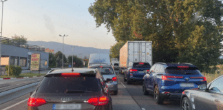 Задръстване от автомобили на Кулата-Промахон за Гърция