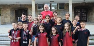 Клуб по плувни спортове „Локомотив“