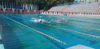 Плувен басейн