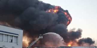 Голям пожар в завод в Царацово