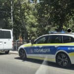 Проверка на булевард "Демокрация" в Бургас. Спрян е бус и кола