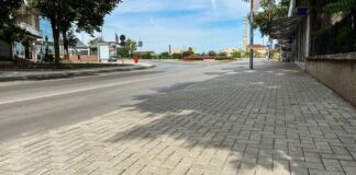 Ремонт, пространство пред магазин „Сара“ в Ямбол