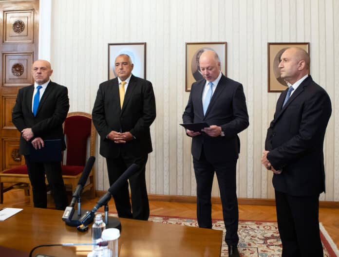 Румен Радев и ГЕРБ