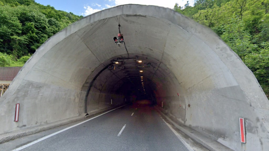 Водач е загинал при пътнотранспортно произшествие в тунел Правешки ханове