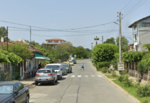 Централната улица в село Варвара, община Царево през лятото