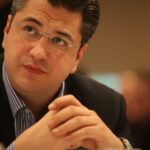 Апостолос Цицикостас