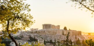 Атина през септември