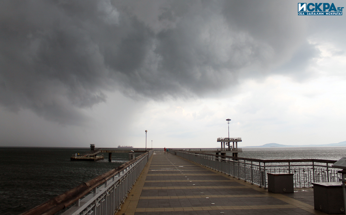 Времето днес преди обяд все още над Източна България ще