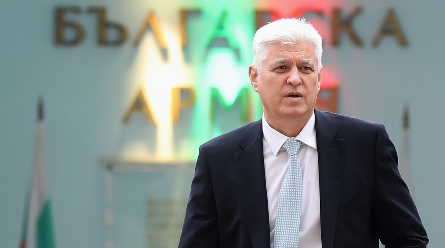 Рамковото споразумение за обновяване на самолетите L 39 бе подписано от