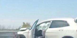 Единият от автомобилите, участници в катастрофа