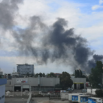 Голям пожар гори в квартал Христо Ботев в София